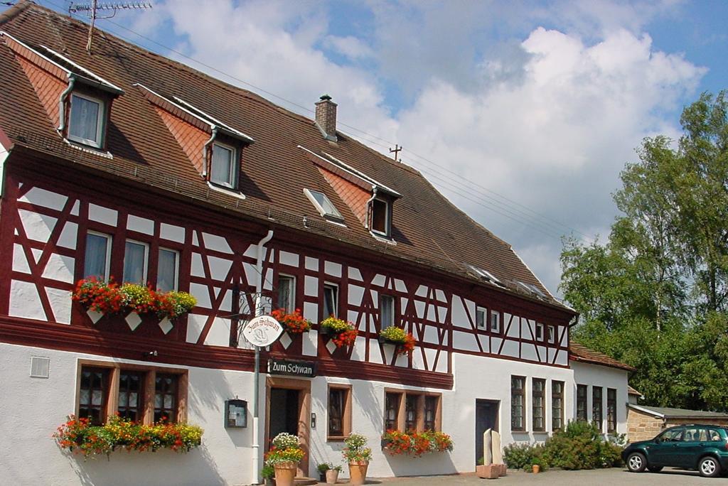 Landgasthof & Hotel "Zum Schwan" Gmbh 트립스타트 외부 사진